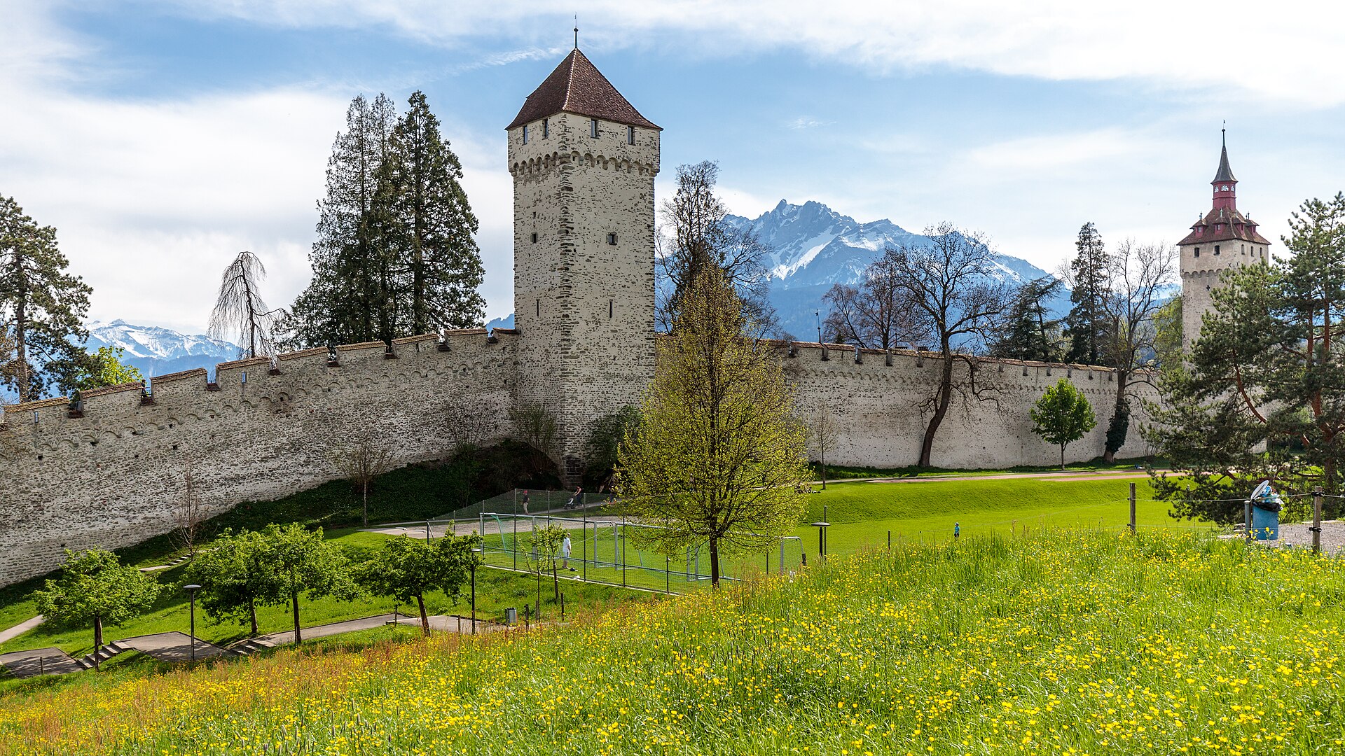 Museggmauer mit Zeitturm und Wachturm