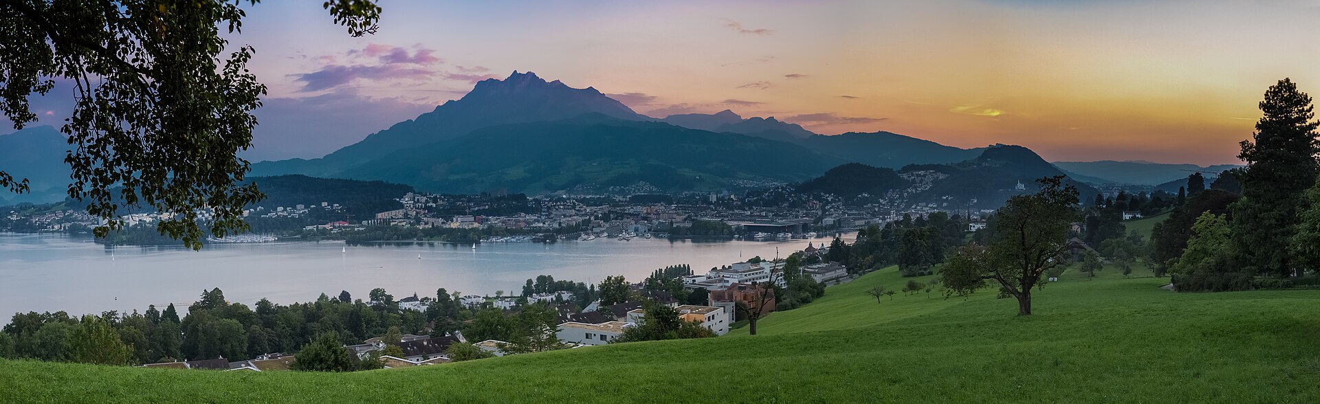 Pilatus und Vierwaldstättersee im Abendlicht