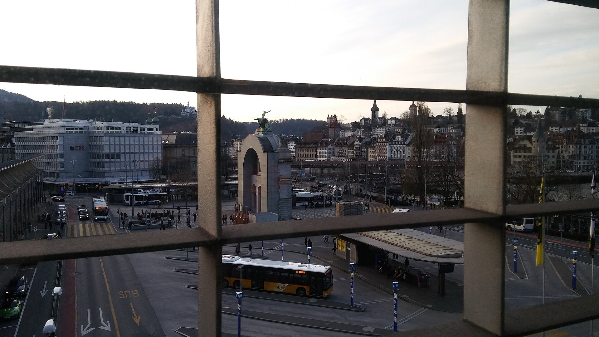 Torbogen beim Bahnhof Luzern